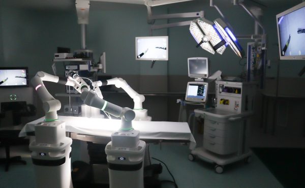 robo cirurgico versius unimed