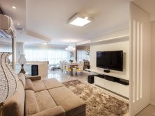 Apartamento com 3 dormitrios + 2 vagas priv. Quadra Mar, Balnerio Cambori! (AP0145)