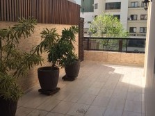 Apartamento finamente mobiliado, localizado na região central, rua reta ao mar, com terraço, garagem privativa!