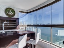 Apartamento com FRENTE MAR decorado e equipado em Balneário Camboriú...