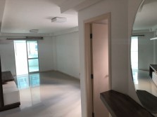 Apartamento na Barra Norte com 2 Suítes 2 garagens e Terraço privativo