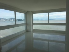 Apartamento frente mar em Balneário Camboriú