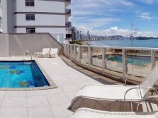 Alto padrão, frente mar, piscina privativa!