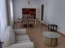 Apartamento lateral ao mar