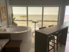 03 suites de Frente para o Mar em Condomínio de Luxo