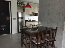 Alugo apartamento no Max Haus - Praia Brava 