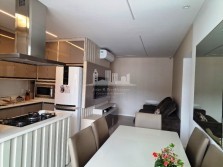 Apartamento mobiliado a venda em Balneário Camboriú 2 suítes e 2 garagens