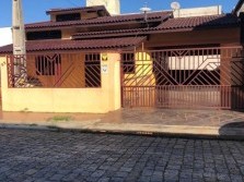 Casa com mezanino e vista para as torres gêmeas - Balneário Camboriú