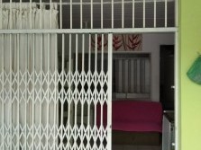 Aluguel Casa de 1 quarto acomoa ate 8 pessoas cobrado por pessoa diaria feriados ferias  a partir do anunciado temporada ou mensal a tratar valor Bal Camboriu Praia central mobiliada com 1 garagem