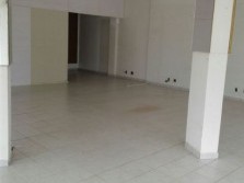 Sala terrea com garagem individual, no centro prox Av Central