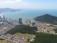 TERRENO com vista para o mar e alto potencial construtivo: Balne&aacute;rio Cambori&uacute;: Terreno com 21.105 m&sup2; e caracter&iacute;sticas &uacute;nicas para projetos de grande porte, excelente potencial de valoriza&ccedil;&atilde;o e retorno